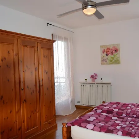 度假居 Il E La Collina 斯特雷萨